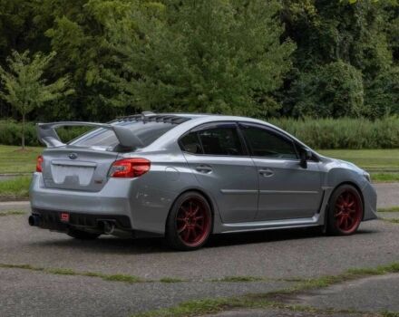 Серый Субару Импреза ВРХ СТИ, объемом двигателя 2.5 л и пробегом 50 тыс. км за 13200 $, фото 2 на Automoto.ua