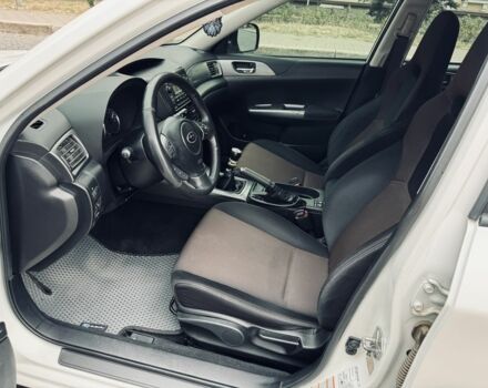 Белый Субару Impreza XV, объемом двигателя 2 л и пробегом 240 тыс. км за 9999 $, фото 6 на Automoto.ua