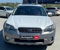 Белый Субару Legacy Outback, объемом двигателя 3 л и пробегом 275 тыс. км за 7590 $, фото 2 на Automoto.ua