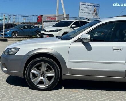 Белый Субару Legacy Outback, объемом двигателя 3 л и пробегом 275 тыс. км за 7590 $, фото 4 на Automoto.ua