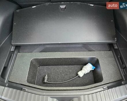 Красный Субару Solterra, объемом двигателя 0 л и пробегом 24 тыс. км за 28950 $, фото 6 на Automoto.ua