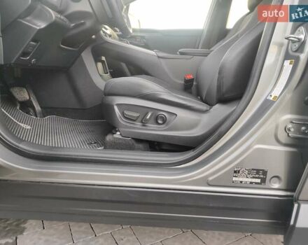 Серый Субару Solterra, объемом двигателя 0 л и пробегом 13 тыс. км за 25000 $, фото 21 на Automoto.ua