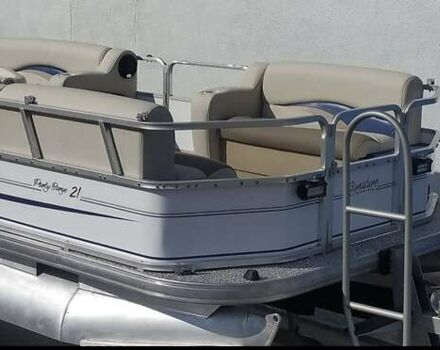 Сан Тракер Пати Барг 2007 в Киеве на Automoto.ua Белый Сан Тракер Пати Барг, объемом двигателя 0 л и пробегом 500 тыс. км за 32000 $, фото 17 на Automoto.ua