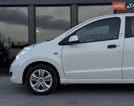 Белый Сузуки Альто, объемом двигателя 1 л и пробегом 171 тыс. км за 7300 $, фото 6 на Automoto.ua