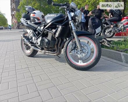 Чорний Сузукі Бандит, об'ємом двигуна 0.4 л та пробігом 47 тис. км за 2000 $, фото 3 на Automoto.ua