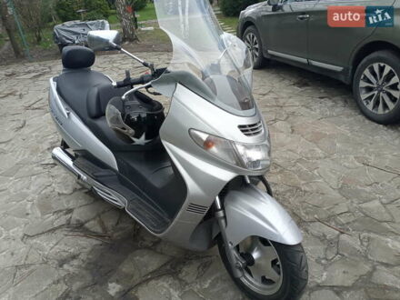 Сузуки Бургман 2003 в Киеве на Automoto.ua Серый Сузуки Бургман, объемом двигателя 0.4 л и пробегом 28 тыс. км за 2300 $, фото 1 на Automoto.ua