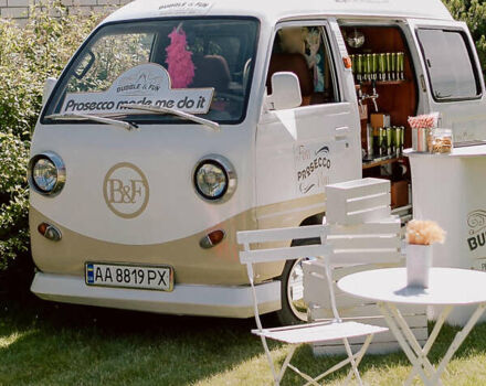 Белый Сузуки Карри, объемом двигателя 0.9 л и пробегом 40 тыс. км за 10000 $, фото 1 на Automoto.ua