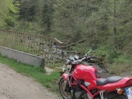 Сузуки Другая 1993 в Львове на Automoto.ua Красный Сузуки Другая, объемом двигателя 0.4 л и пробегом 0 тыс. км за 2300 $, фото 1 на Automoto.ua
