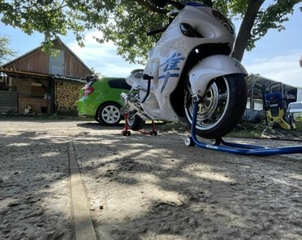 Сузуки Другая, объемом двигателя 13 л и пробегом 0 тыс. км за 9000 $, фото 3 на Automoto.ua