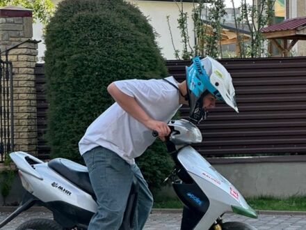 Сузукі Інша 2005 у Дунаевцах на Automoto.ua Сузукі Інша, об'ємом двигуна 72 л та пробігом 0 тис. км за 532 $, фото 1 на Automoto.ua
