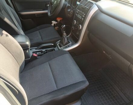 Белый Сузуки Гранд Витара, объемом двигателя 2 л и пробегом 420 тыс. км за 6550 $, фото 13 на Automoto.ua