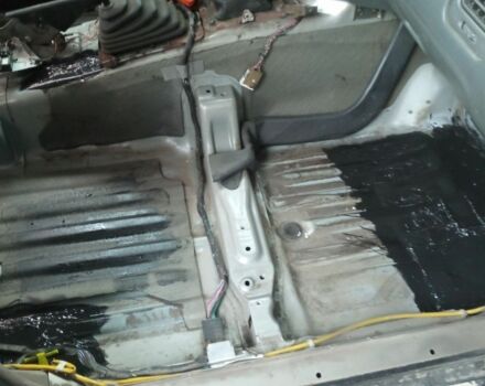 Белый Сузуки Гранд Витара, объемом двигателя 2 л и пробегом 320 тыс. км за 4000 $, фото 6 на Automoto.ua