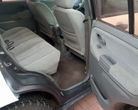 Белый Сузуки Гранд Витара, объемом двигателя 2 л и пробегом 320 тыс. км за 4000 $, фото 5 на Automoto.ua