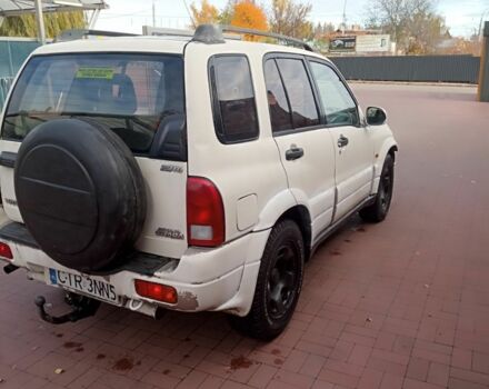 Белый Сузуки Гранд Витара, объемом двигателя 2 л и пробегом 320 тыс. км за 4000 $, фото 3 на Automoto.ua