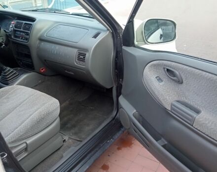 Белый Сузуки Гранд Витара, объемом двигателя 2 л и пробегом 320 тыс. км за 4000 $, фото 10 на Automoto.ua