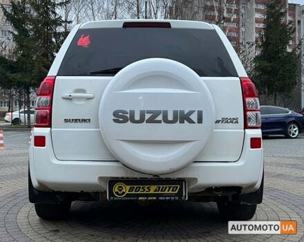 Белый Сузуки Гранд Витара, объемом двигателя 2 л и пробегом 236 тыс. км за 8999 $, фото 5 на Automoto.ua