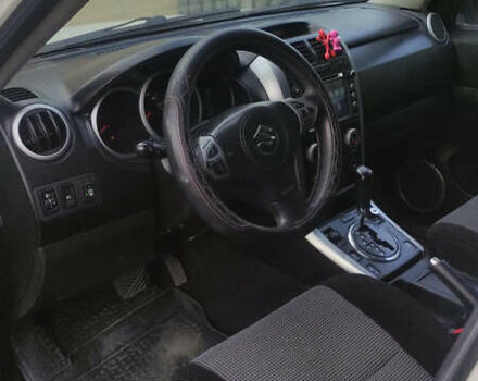 Белый Сузуки Гранд Витара, объемом двигателя 2 л и пробегом 188 тыс. км за 6200 $, фото 3 на Automoto.ua