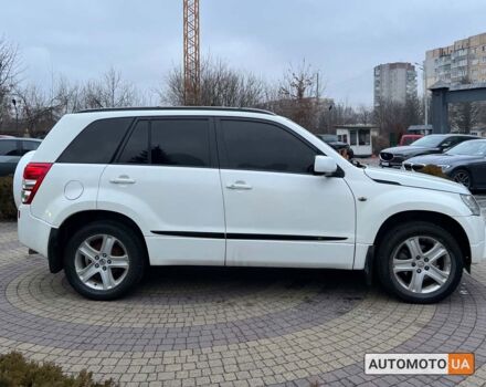 Белый Сузуки Гранд Витара, объемом двигателя 2 л и пробегом 236 тыс. км за 8999 $, фото 7 на Automoto.ua