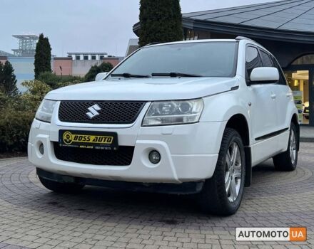 Белый Сузуки Гранд Витара, объемом двигателя 2 л и пробегом 236 тыс. км за 8999 $, фото 2 на Automoto.ua