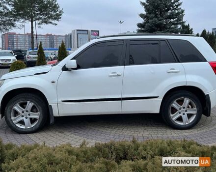 Белый Сузуки Гранд Витара, объемом двигателя 2 л и пробегом 236 тыс. км за 8999 $, фото 3 на Automoto.ua