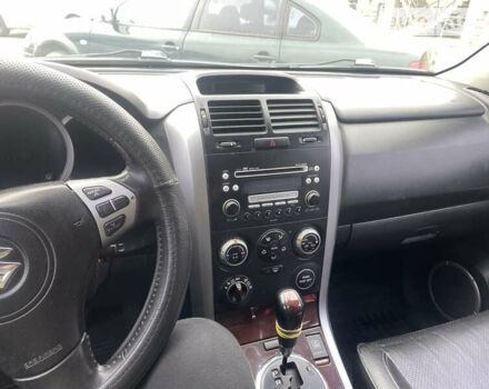 Білий Сузукі Гранд Вітара, об'ємом двигуна 2 л та пробігом 205 тис. км за 7050 $, фото 10 на Automoto.ua