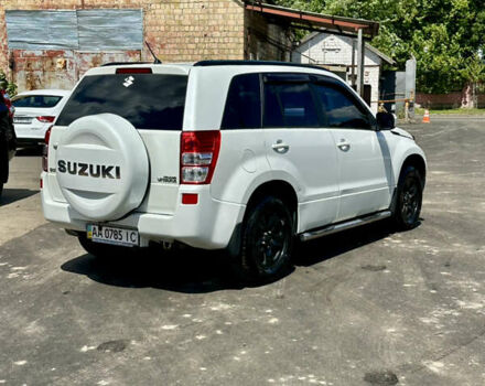 Белый Сузуки Гранд Витара, объемом двигателя 2 л и пробегом 154 тыс. км за 7400 $, фото 4 на Automoto.ua