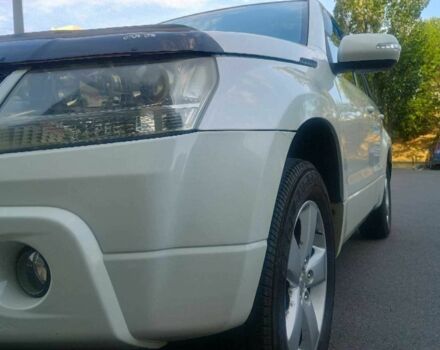 Белый Сузуки Гранд Витара, объемом двигателя 2.4 л и пробегом 170 тыс. км за 8200 $, фото 2 на Automoto.ua