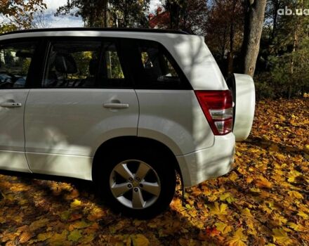 Сузуки Гранд Витара 2010 в Киеве на Automoto.ua Белый Сузуки Гранд Витара, объемом двигателя 2.4 л и пробегом 193 тыс. км за 10490 $, фото 8 на Automoto.ua