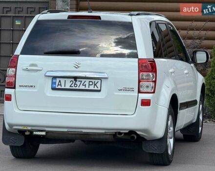 Белый Сузуки Гранд Витара, объемом двигателя 2.39 л и пробегом 260 тыс. км за 9800 $, фото 34 на Automoto.ua
