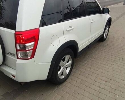 Белый Сузуки Гранд Витара, объемом двигателя 2.4 л и пробегом 119 тыс. км за 12800 $, фото 2 на Automoto.ua