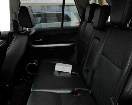 Белый Сузуки Гранд Витара, объемом двигателя 1.9 л и пробегом 220 тыс. км за 8277 $, фото 5 на Automoto.ua