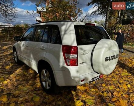 Білий Сузукі Гранд Вітара, об'ємом двигуна 2.4 л та пробігом 193 тис. км за 10440 $, фото 7 на Automoto.ua