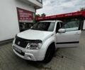 Белый Сузуки Гранд Витара, объемом двигателя 1.9 л и пробегом 220 тыс. км за 8277 $, фото 2 на Automoto.ua