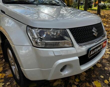Сузуки Гранд Витара 2010 в Киеве на Automoto.ua Белый Сузуки Гранд Витара, объемом двигателя 2.4 л и пробегом 193 тыс. км за 10490 $, фото 3 на Automoto.ua