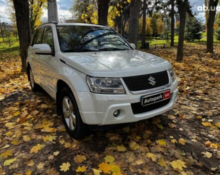 Сузуки Гранд Витара 2010 в Киеве на Automoto.ua Белый Сузуки Гранд Витара, объемом двигателя 2.4 л и пробегом 193 тыс. км за 10490 $, фото 2 на Automoto.ua