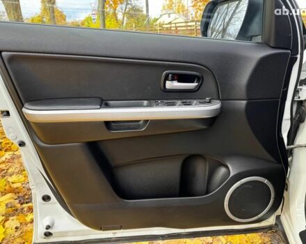 Сузуки Гранд Витара 2010 в Киеве на Automoto.ua Белый Сузуки Гранд Витара, объемом двигателя 2.4 л и пробегом 193 тыс. км за 10490 $, фото 10 на Automoto.ua