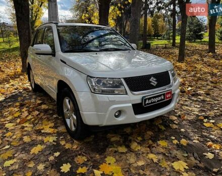 Білий Сузукі Гранд Вітара, об'ємом двигуна 2.4 л та пробігом 193 тис. км за 10440 $, фото 2 на Automoto.ua