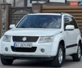 Белый Сузуки Гранд Витара, объемом двигателя 2.39 л и пробегом 260 тыс. км за 9800 $, фото 2 на Automoto.ua