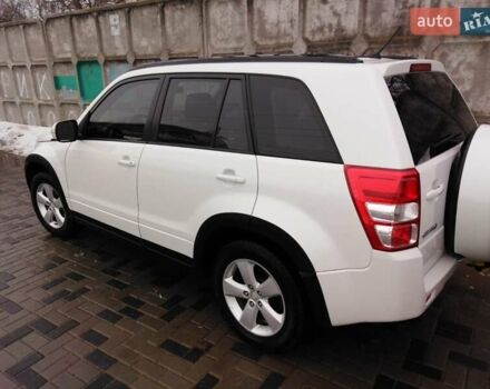 Белый Сузуки Гранд Витара, объемом двигателя 2.4 л и пробегом 119 тыс. км за 12800 $, фото 7 на Automoto.ua