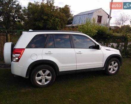 Белый Сузуки Гранд Витара, объемом двигателя 2.4 л и пробегом 119 тыс. км за 12800 $, фото 3 на Automoto.ua