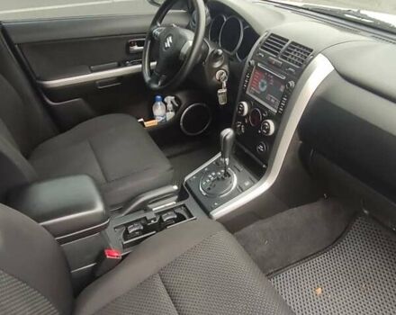 Белый Сузуки Гранд Витара, объемом двигателя 2.4 л и пробегом 119 тыс. км за 12800 $, фото 4 на Automoto.ua