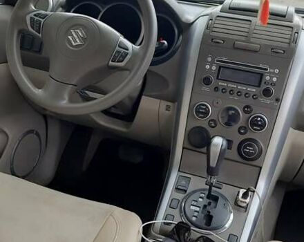 Білий Сузукі Гранд Вітара, об'ємом двигуна 2.39 л та пробігом 230 тис. км за 10000 $, фото 4 на Automoto.ua