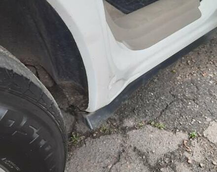 Білий Сузукі Гранд Вітара, об'ємом двигуна 2.39 л та пробігом 230 тис. км за 10000 $, фото 9 на Automoto.ua