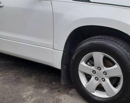 Білий Сузукі Гранд Вітара, об'ємом двигуна 2.39 л та пробігом 230 тис. км за 10000 $, фото 1 на Automoto.ua