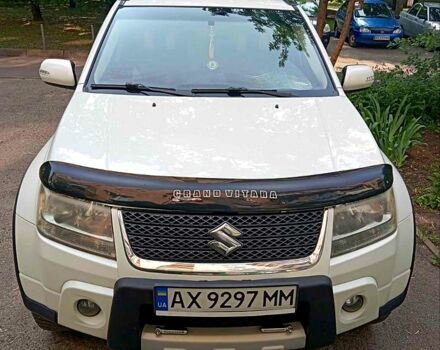 Сузуки Гранд Витара 2011 в Харькове на Automoto.ua Белый Сузуки Гранд Витара, объемом двигателя 2.4 л и пробегом 249 тыс. км за 11000 $, фото 5 на Automoto.ua