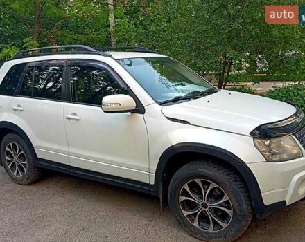 Сузуки Гранд Витара 2011 в Харькове на Automoto.ua Белый Сузуки Гранд Витара, объемом двигателя 2.4 л и пробегом 249 тыс. км за 11000 $, фото 3 на Automoto.ua