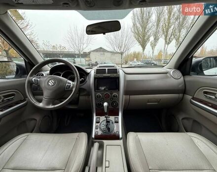 Білий Сузукі Гранд Вітара, об'ємом двигуна 2.4 л та пробігом 181 тис. км за 10900 $, фото 9 на Automoto.ua