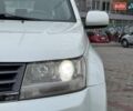 Білий Сузукі Гранд Вітара, об'ємом двигуна 2.4 л та пробігом 181 тис. км за 10900 $, фото 3 на Automoto.ua