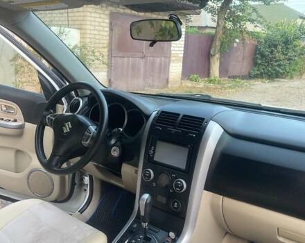 Белый Сузуки Гранд Витара, объемом двигателя 2.39 л и пробегом 180 тыс. км за 9000 $, фото 15 на Automoto.ua