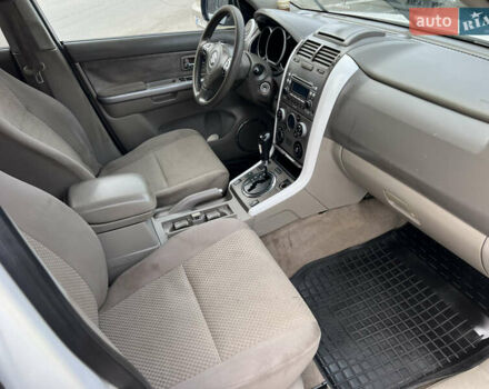 Белый Сузуки Гранд Витара, объемом двигателя 2.39 л и пробегом 280 тыс. км за 7650 $, фото 13 на Automoto.ua